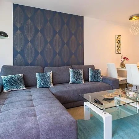 Fuered Luxury With Private Pool Tatil Evi